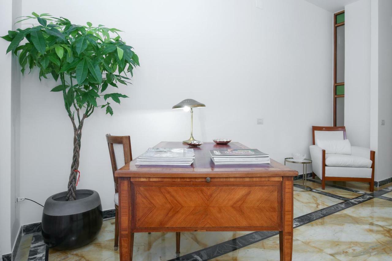 Starhost - GOLDEN SUITE Salerno Exterior foto