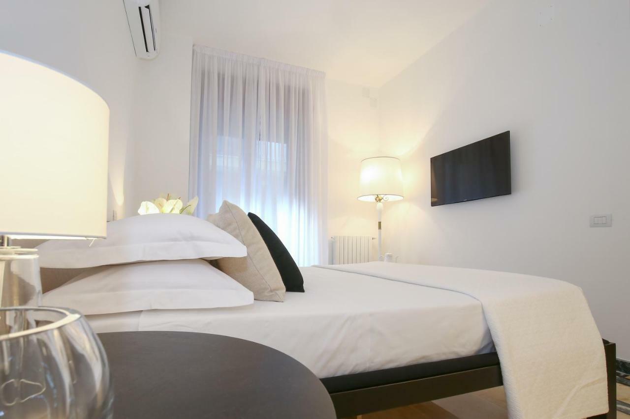 Starhost - GOLDEN SUITE Salerno Exterior foto